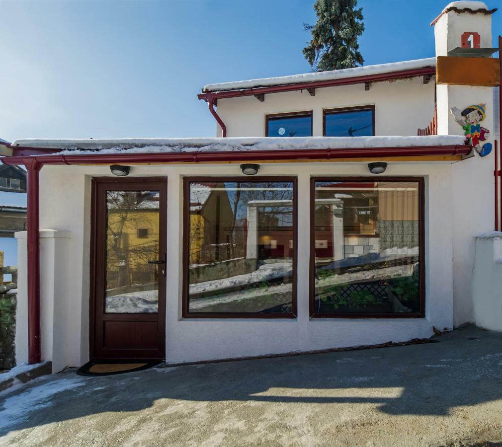 Geppetto'S Studio Brasov Ngoại thất bức ảnh